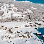 Appartments Urmonti شقة *