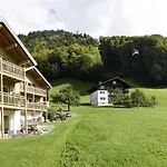 Appartments Urmonti شقة *